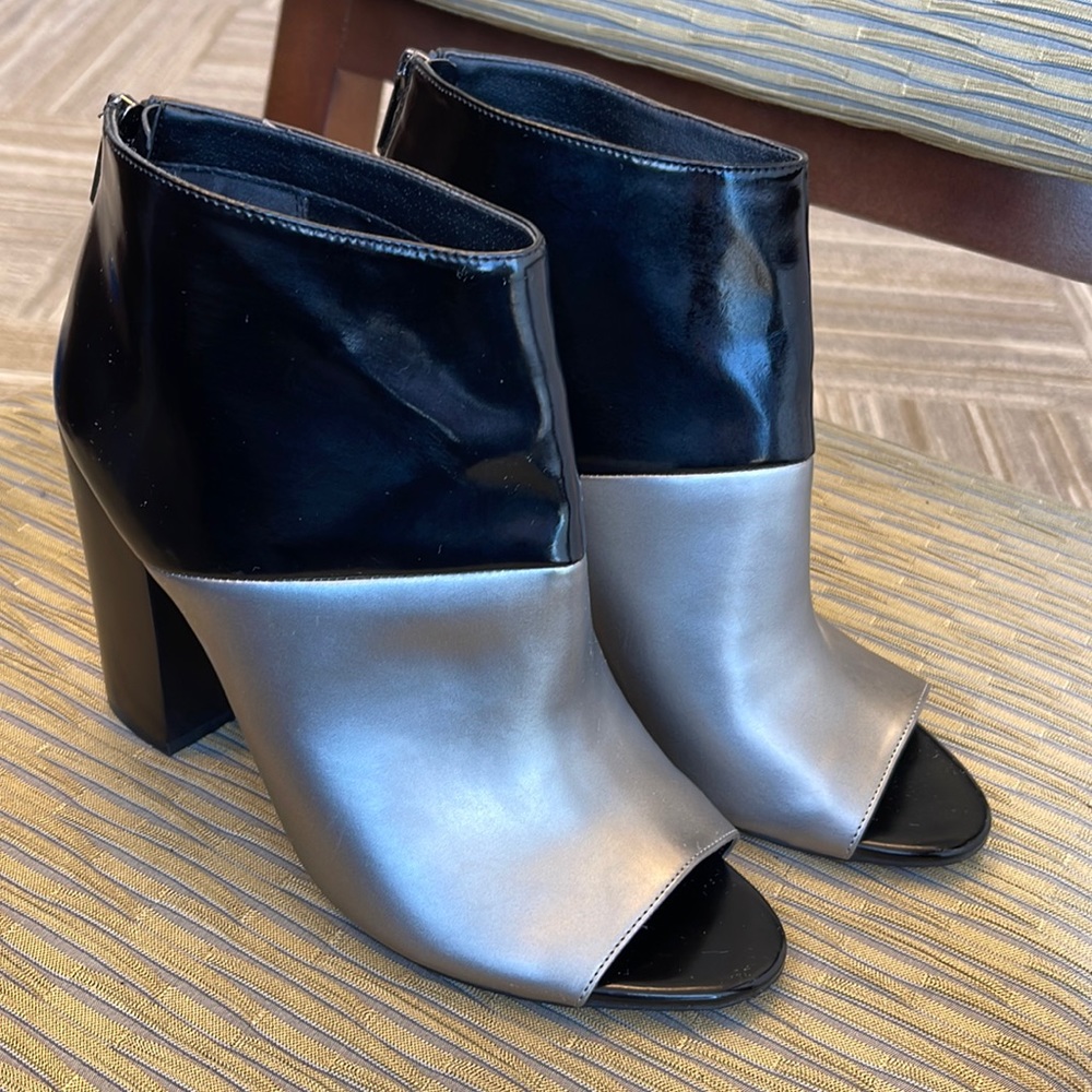 NWOT Sam Edelman Steel/Black North Peep Toe Bootie